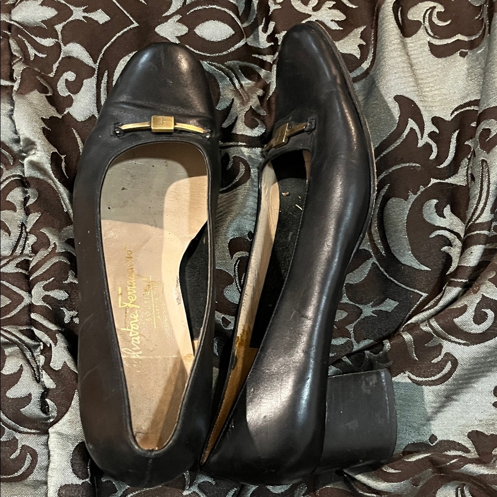 Salvatore Ferragamo black loafer shoes slip on block heel size 8